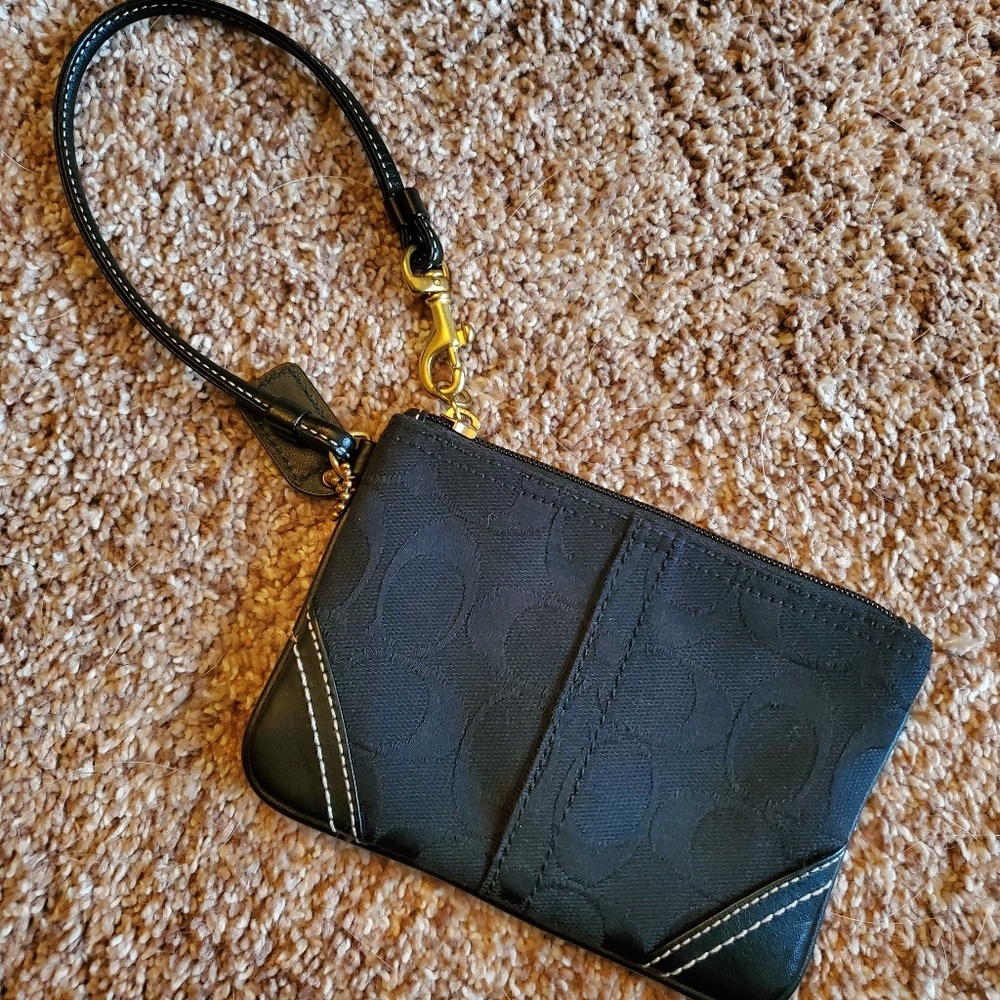 NWOT Coach Wristlet